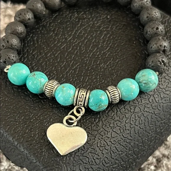 Turquoise and Black Beaded Stretch Bracelet with Heart Charm - Picture 2 of 3
